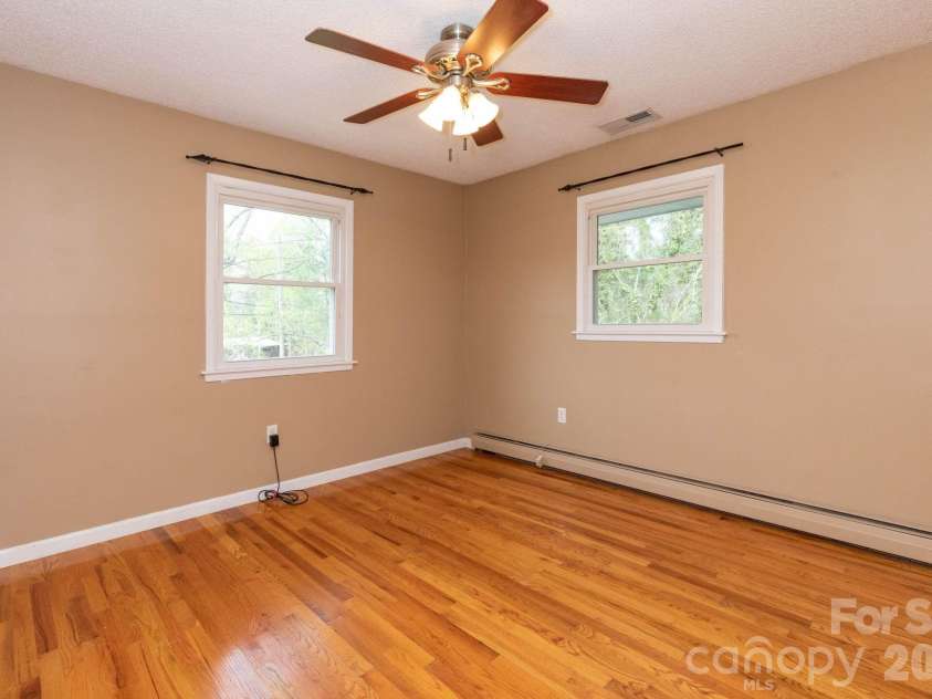 41 Kennedy Road, Weaverville, NC 28787.  MLS# CAR4395520, YatesRealty ID 32986. 