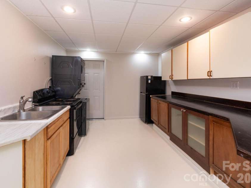 41 Kennedy Road, Weaverville, NC 28787.  MLS# CAR4395520, YatesRealty ID 32986. 