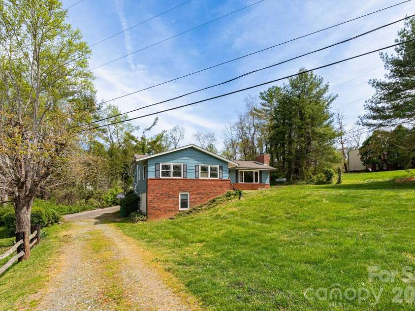 41 Kennedy Road, Weaverville, NC 28787.  MLS# CAR4395520, YatesRealty ID 32986. 