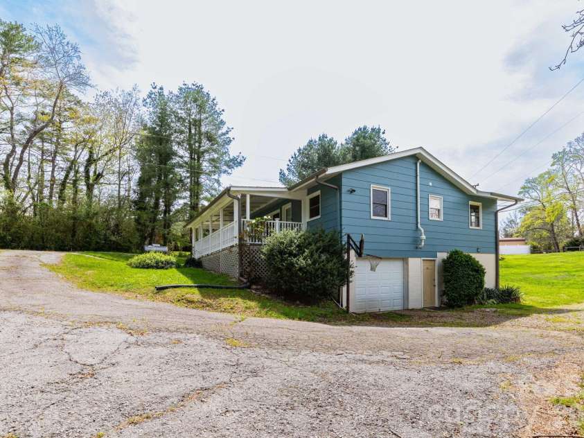 41 Kennedy Road, Weaverville, NC 28787.  MLS# CAR4395520, YatesRealty ID 32986. 