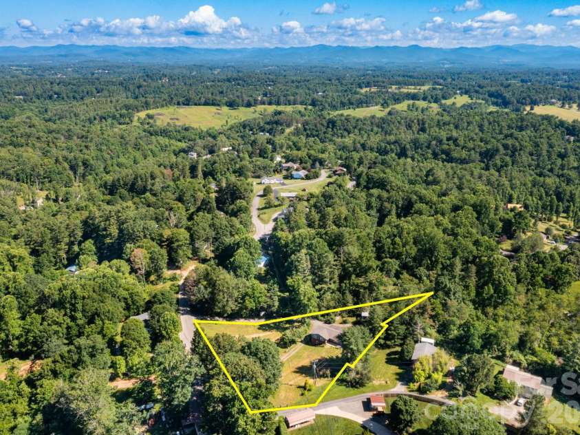 41 Kennedy Road, Weaverville, NC 28787.  MLS# CAR4395520, YatesRealty ID 32986. 