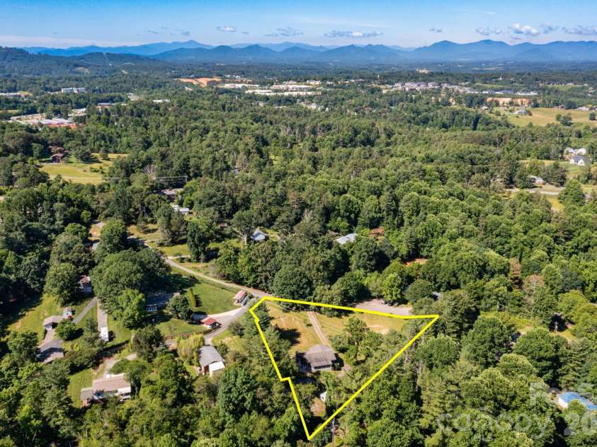 41 Kennedy Road, Weaverville, NC 28787.  MLS# CAR4395520, YatesRealty ID 32986. 