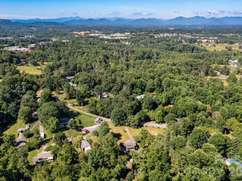 41 Kennedy Road, Weaverville, NC 28787.  MLS# CAR4395520, YatesRealty ID 32986. 