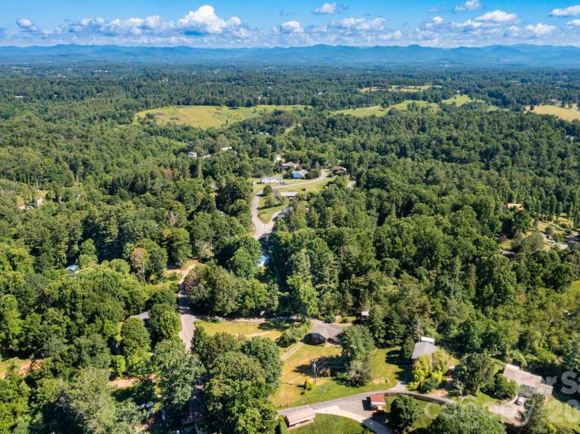 41 Kennedy Road, Weaverville, NC 28787.  MLS# CAR4395520, YatesRealty ID 32986. 