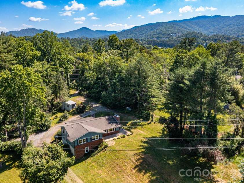 41 Kennedy Road, Weaverville, NC 28787.  MLS# CAR4395520, YatesRealty ID 32986. 