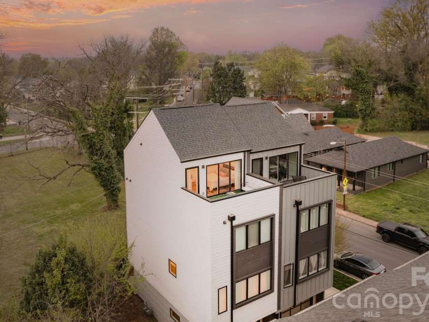 1935 Trade Street, Charlotte, NC 28216.  MLS# CAR4393719, YatesRealty ID 32987. 