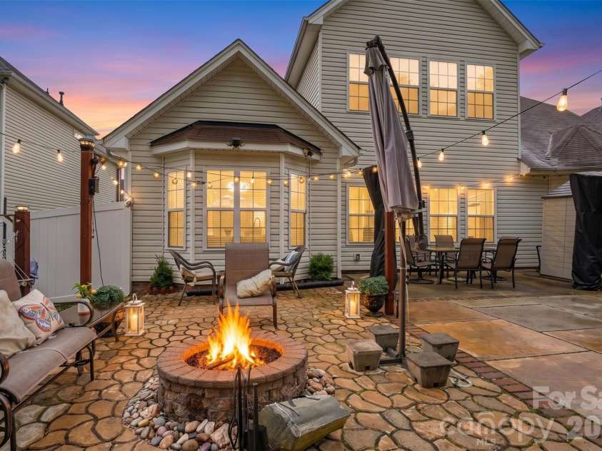 11144 Huntington Meadow Lane, Charlotte, NC 28273.  MLS# CAR4385162, YatesRealty ID 32988. 