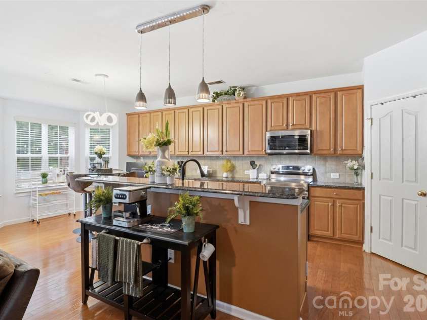11144 Huntington Meadow Lane, Charlotte, NC 28273.  MLS# CAR4385162, YatesRealty ID 32988. 