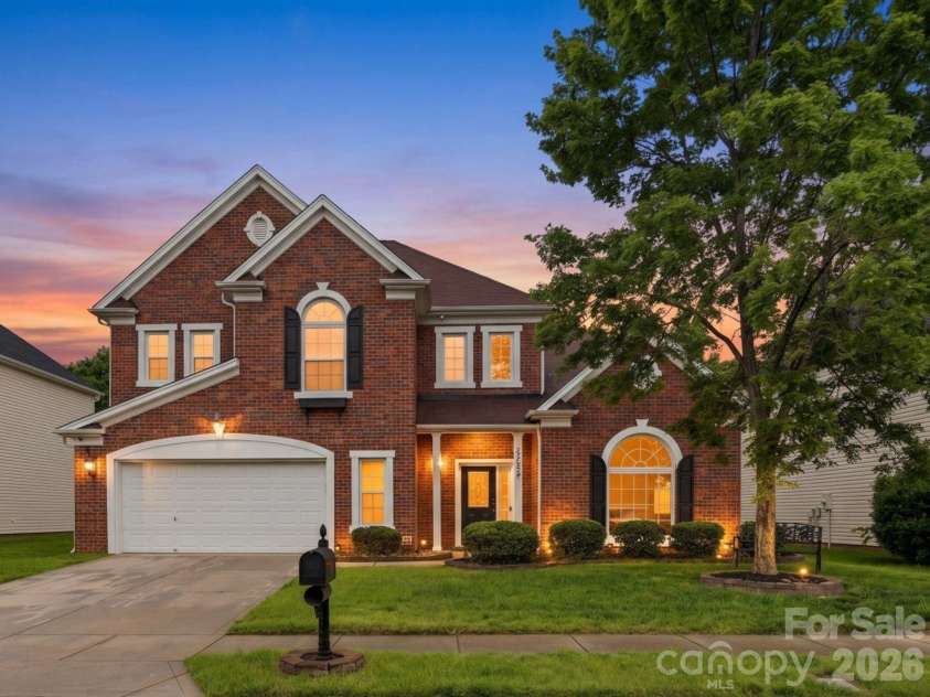 11144 Huntington Meadow Lane, Charlotte, NC 28273.  MLS# CAR4385162, YatesRealty ID 32988. 