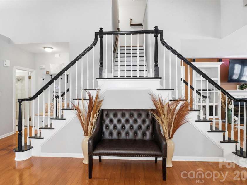 11144 Huntington Meadow Lane, Charlotte, NC 28273.  MLS# CAR4385162, YatesRealty ID 32988. 