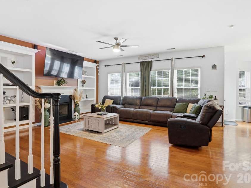11144 Huntington Meadow Lane, Charlotte, NC 28273.  MLS# CAR4385162, YatesRealty ID 32988. 