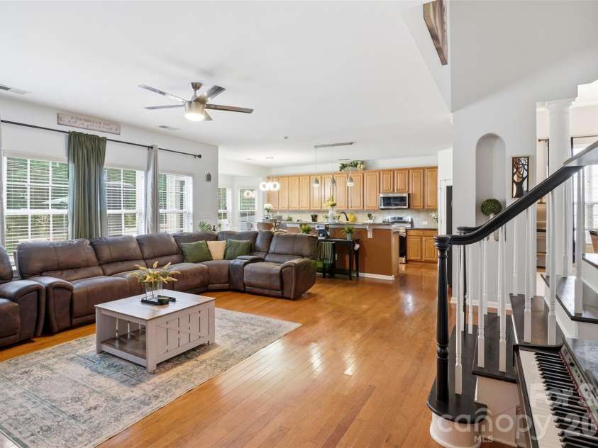 11144 Huntington Meadow Lane, Charlotte, NC 28273.  MLS# CAR4385162, YatesRealty ID 32988. 