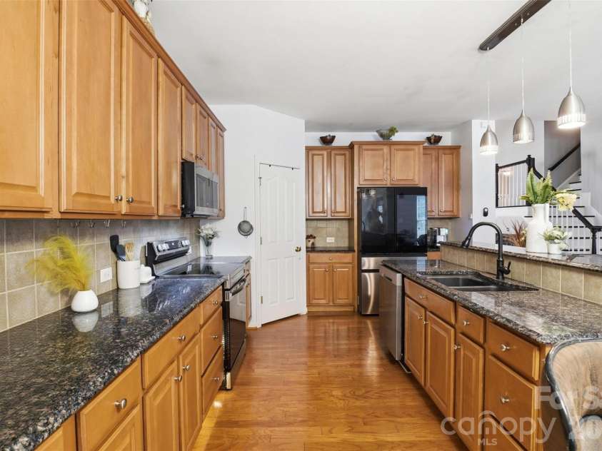 11144 Huntington Meadow Lane, Charlotte, NC 28273.  MLS# CAR4385162, YatesRealty ID 32988. 