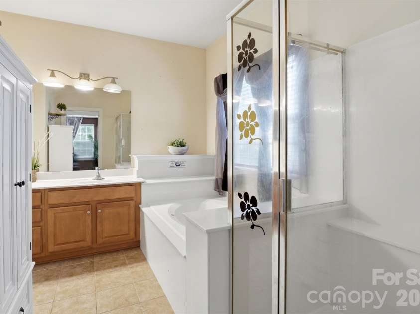 11144 Huntington Meadow Lane, Charlotte, NC 28273.  MLS# CAR4385162, YatesRealty ID 32988. 