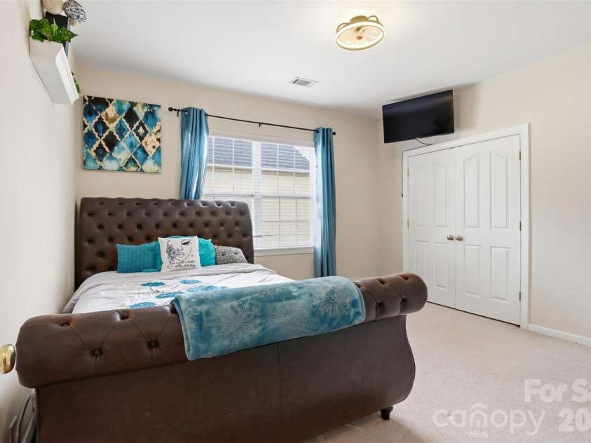 11144 Huntington Meadow Lane, Charlotte, NC 28273.  MLS# CAR4385162, YatesRealty ID 32988. 