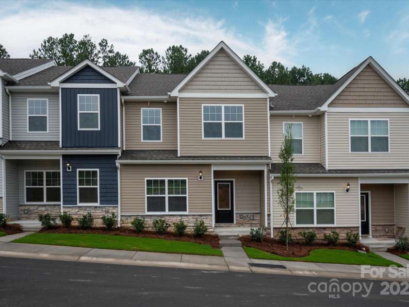 1266 Principal Featherstone Avenue, Gastonia, NC 28052.  MLS# CAR4289581, YatesRealty ID 32989. Example of the Cedar to be built at 1266 Principal Featherstone Ave.