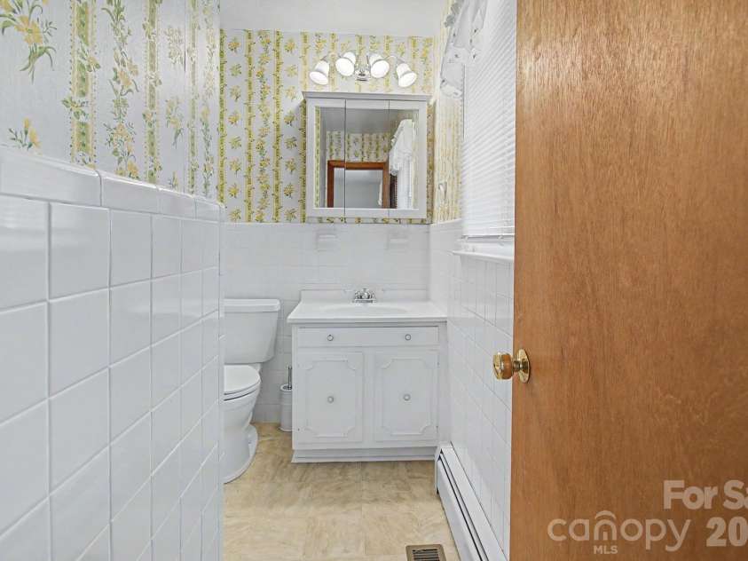 788 Alexander Road, Alexander, NC 28701.  MLS# CAR4388899, YatesRealty ID 32989. 