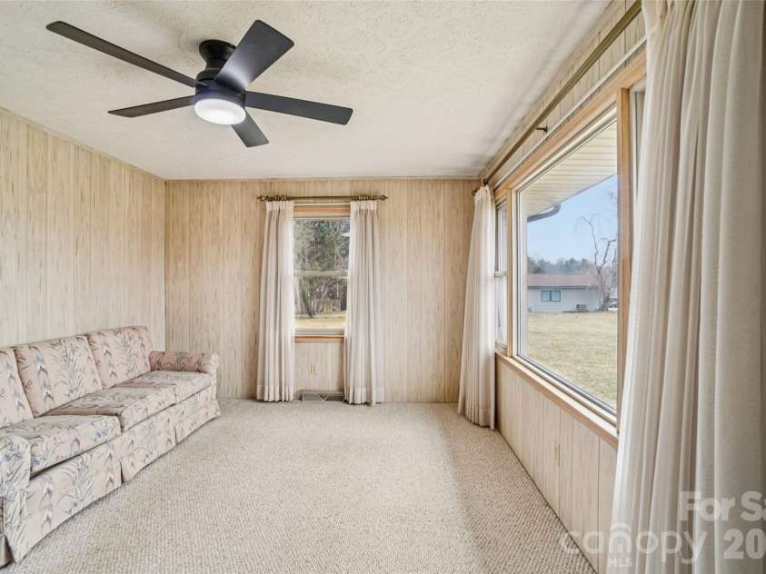 277 Powell Street, Hendersonville, NC 28792.  MLS# CAR4354279, YatesRealty ID 3299. 