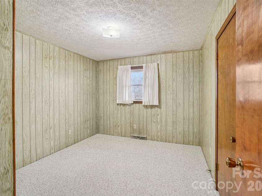 277 Powell Street, Hendersonville, NC 28792.  MLS# CAR4354279, YatesRealty ID 3299. 