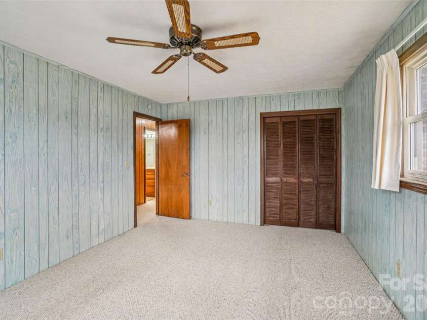 277 Powell Street, Hendersonville, NC 28792.  MLS# CAR4354279, YatesRealty ID 3299. 