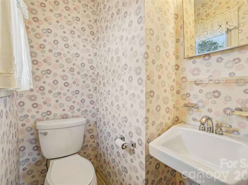 277 Powell Street, Hendersonville, NC 28792.  MLS# CAR4354279, YatesRealty ID 3299. 