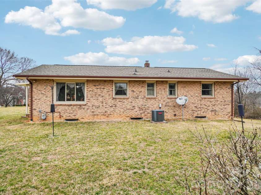 277 Powell Street, Hendersonville, NC 28792.  MLS# CAR4354279, YatesRealty ID 3299. 