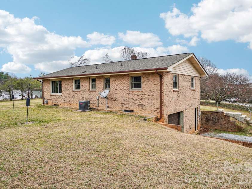 277 Powell Street, Hendersonville, NC 28792.  MLS# CAR4354279, YatesRealty ID 3299. 