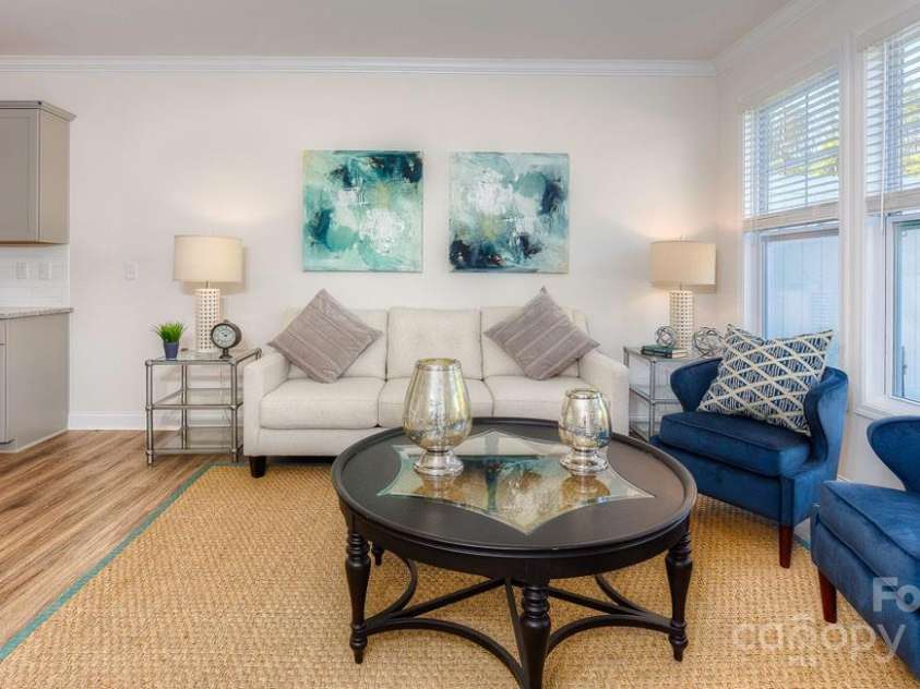 300 Creekview Road, Hendersonville, NC 28792.  MLS# CAR4173410, YatesRealty ID 3299. Family Room