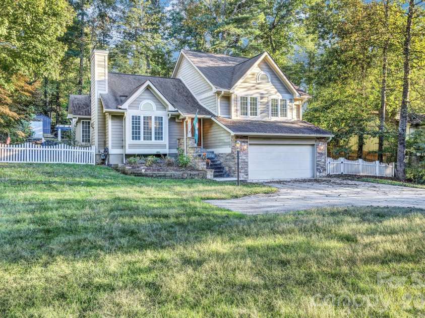 911 Fanning Bridge Road, Fletcher, NC 28732.  MLS# CAR4284907, YatesRealty ID 3299. 