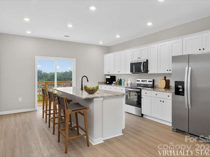 1986 Davidson Avenue, Gastonia, NC 28052.  MLS# CAR4289588, YatesRealty ID 32990. 