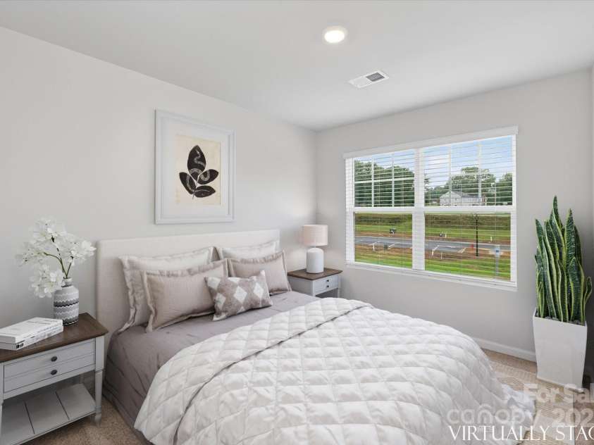 1986 Davidson Avenue, Gastonia, NC 28052.  MLS# CAR4289588, YatesRealty ID 32990. 