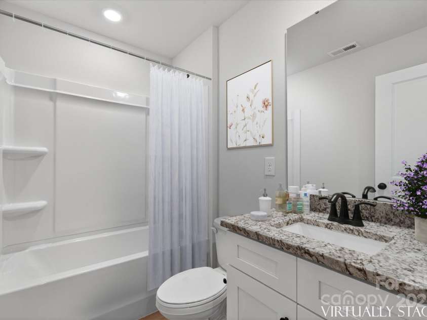 1986 Davidson Avenue, Gastonia, NC 28052.  MLS# CAR4289588, YatesRealty ID 32990. 