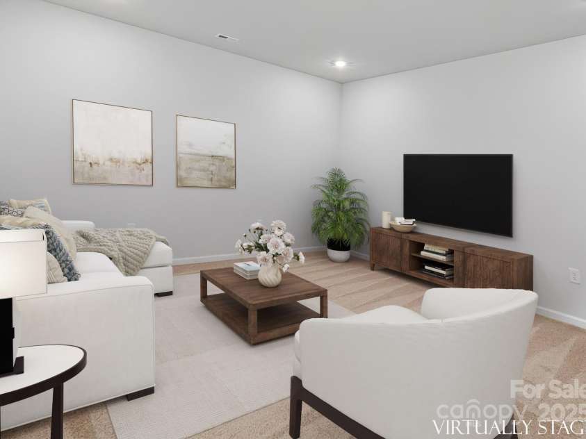 1986 Davidson Avenue, Gastonia, NC 28052.  MLS# CAR4289588, YatesRealty ID 32990. 