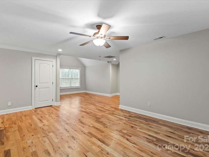 4070 Harmattan Drive, Denver, NC 28037.  MLS# CAR4290373, YatesRealty ID 32991. The flex space upstairs.. WOW