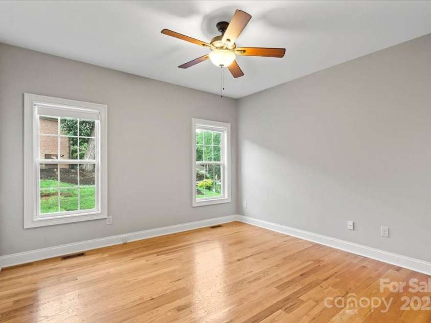 4070 Harmattan Drive, Denver, NC 28037.  MLS# CAR4290373, YatesRealty ID 32991. The upstairs bedroom is spacious and private