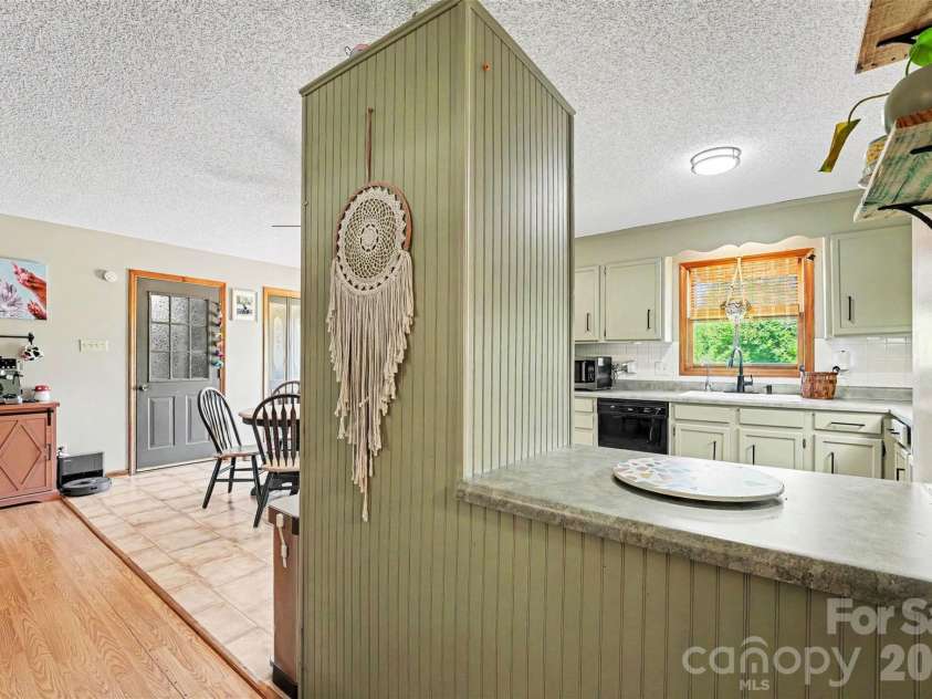129 Laura Road, Mooresville, NC 28117.  MLS# CAR4387728, YatesRealty ID 32992. 