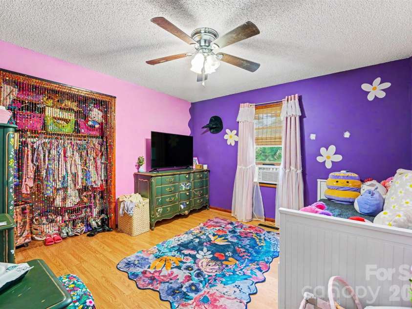 129 Laura Road, Mooresville, NC 28117.  MLS# CAR4387728, YatesRealty ID 32992. 