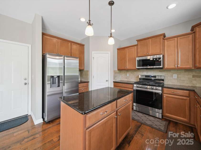 3409 Yarmouth Lane, Gastonia, NC 28056.  MLS# CAR4291726, YatesRealty ID 32993. All new appliances