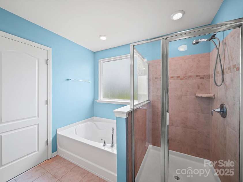 3409 Yarmouth Lane, Gastonia, NC 28056.  MLS# CAR4291726, YatesRealty ID 32993. Master BAthroom