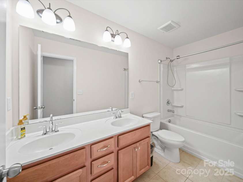 3409 Yarmouth Lane, Gastonia, NC 28056.  MLS# CAR4291726, YatesRealty ID 32993. Second Bathroom