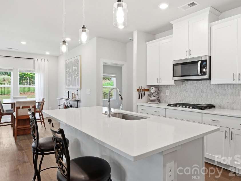 6234 Barcelona Way, Charlotte, NC 28214.  MLS# CAR4388488, YatesRealty ID 32993. 