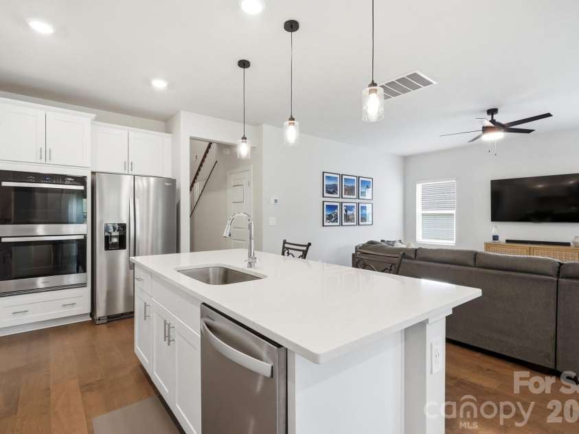6234 Barcelona Way, Charlotte, NC 28214.  MLS# CAR4388488, YatesRealty ID 32993. 