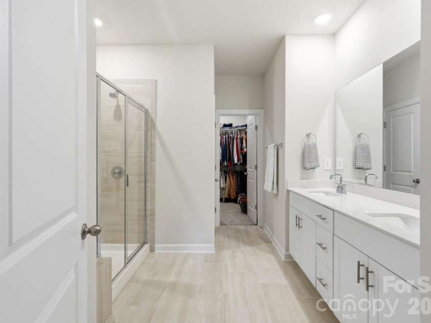 6234 Barcelona Way, Charlotte, NC 28214.  MLS# CAR4388488, YatesRealty ID 32993. 