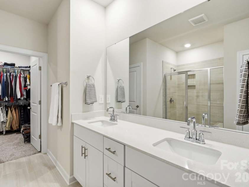 6234 Barcelona Way, Charlotte, NC 28214.  MLS# CAR4388488, YatesRealty ID 32993. 