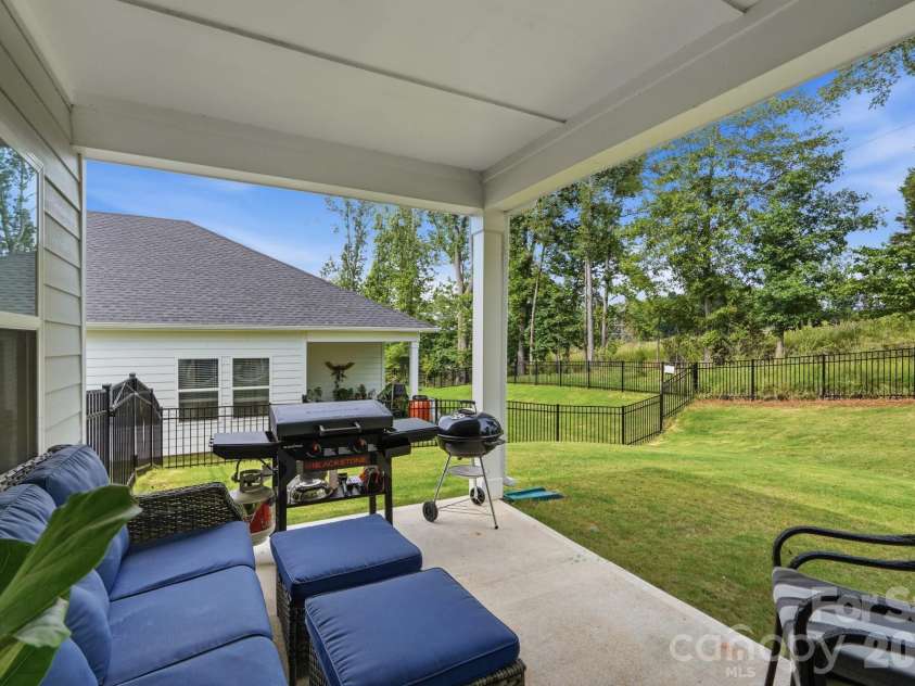 6234 Barcelona Way, Charlotte, NC 28214.  MLS# CAR4388488, YatesRealty ID 32993. 