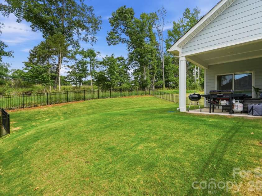 6234 Barcelona Way, Charlotte, NC 28214.  MLS# CAR4388488, YatesRealty ID 32993. 