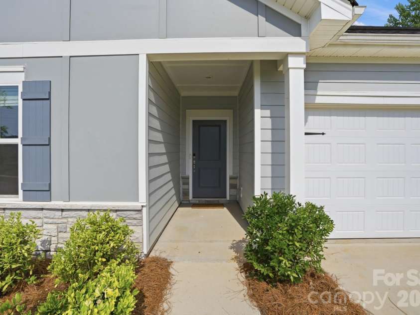6234 Barcelona Way, Charlotte, NC 28214.  MLS# CAR4388488, YatesRealty ID 32993. 
