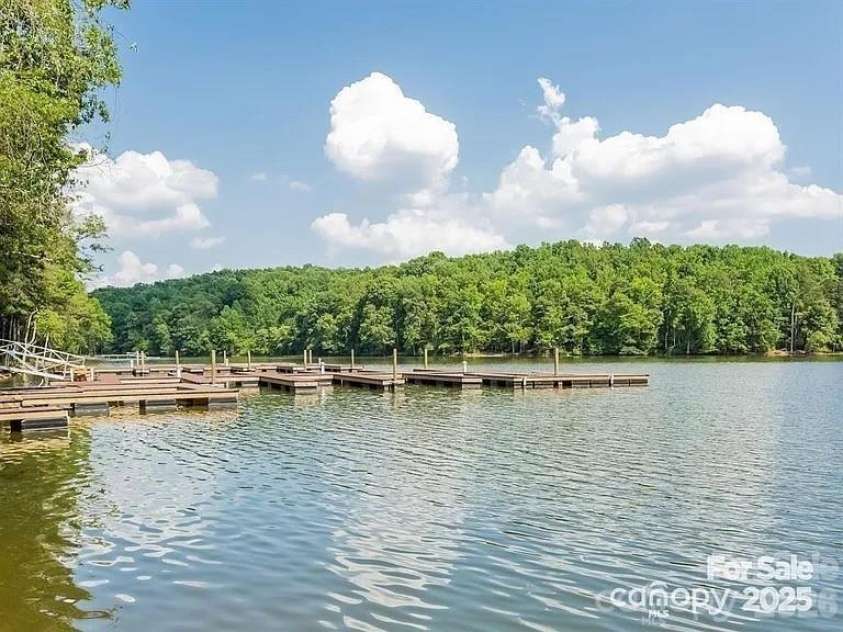 6234 Barcelona Way, Charlotte, NC 28214.  MLS# CAR4388488, YatesRealty ID 32993. 