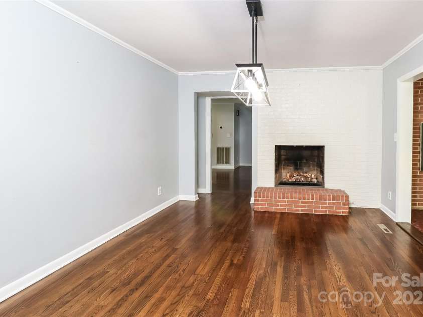 401 Lakeview Drive, York, SC 29745.  MLS# CAR4293330, YatesRealty ID 32994. 