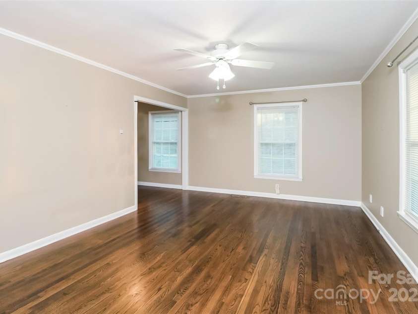 401 Lakeview Drive, York, SC 29745.  MLS# CAR4293330, YatesRealty ID 32994. 